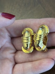 Vintage Les Bernard Vc Vanity Earrings Gold Tone Textured Small Hoops Clip-Ons!