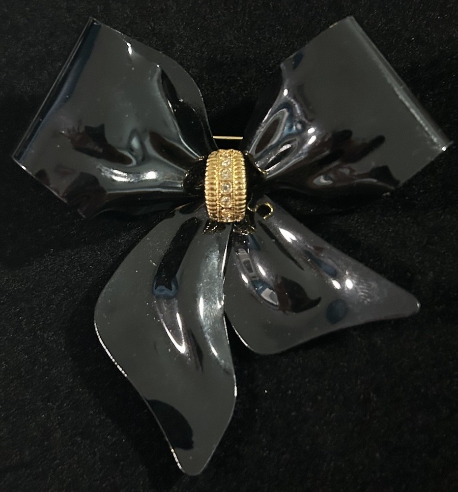 VTG Shiny Black Ribbon/Bow Pin Brooch Lightweight Metal Gold Rhinestone Center