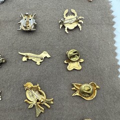 Vintage Pins Animal Theme Dog, Seal, Elephant, Crab Some Marked – Lot of 15