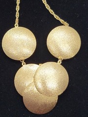 Vtg Faux Jade Glass Gold Tone Textured Disc Runway Necklace About 30″ No Clasp