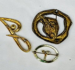Vtg. Brooch Lot Some Signed Rhinestone, Gold Silver Tone Wear Resell 28pc Monet
