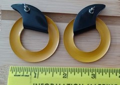 Vintage 70s Earrings 2 Inch Graphic Pop Art Fashion
