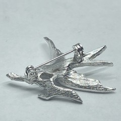 Vintage Silver‑Tone Textured Bird Brooch – Rhinestone Accents- No Markings