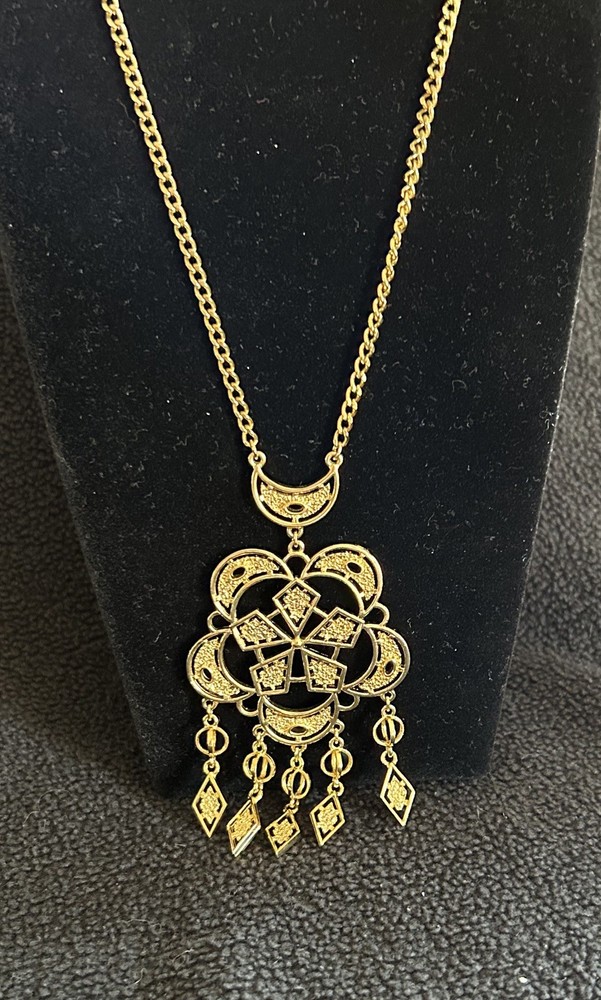 Vintage Celebrity NY Necklace Chandelier Filigree Tassel Necklace 20″ Gold Tone