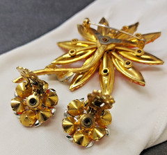 Vintage Selro Selini? Lucite & Rhinestone Gold Tone Floral Set Brooch & Earrings