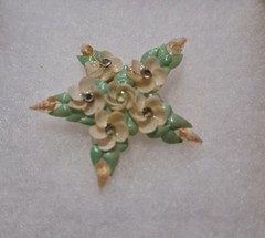 Vtg Star Shape Brooch Floral Motif Cream Green Seashells Rhinestone 1950s-1970s