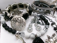 Vintage Estate Costume Jewelry Lot~NR (AVON)~LIZ C~NAPIER~CHICO’S~KENDRA SCOTT