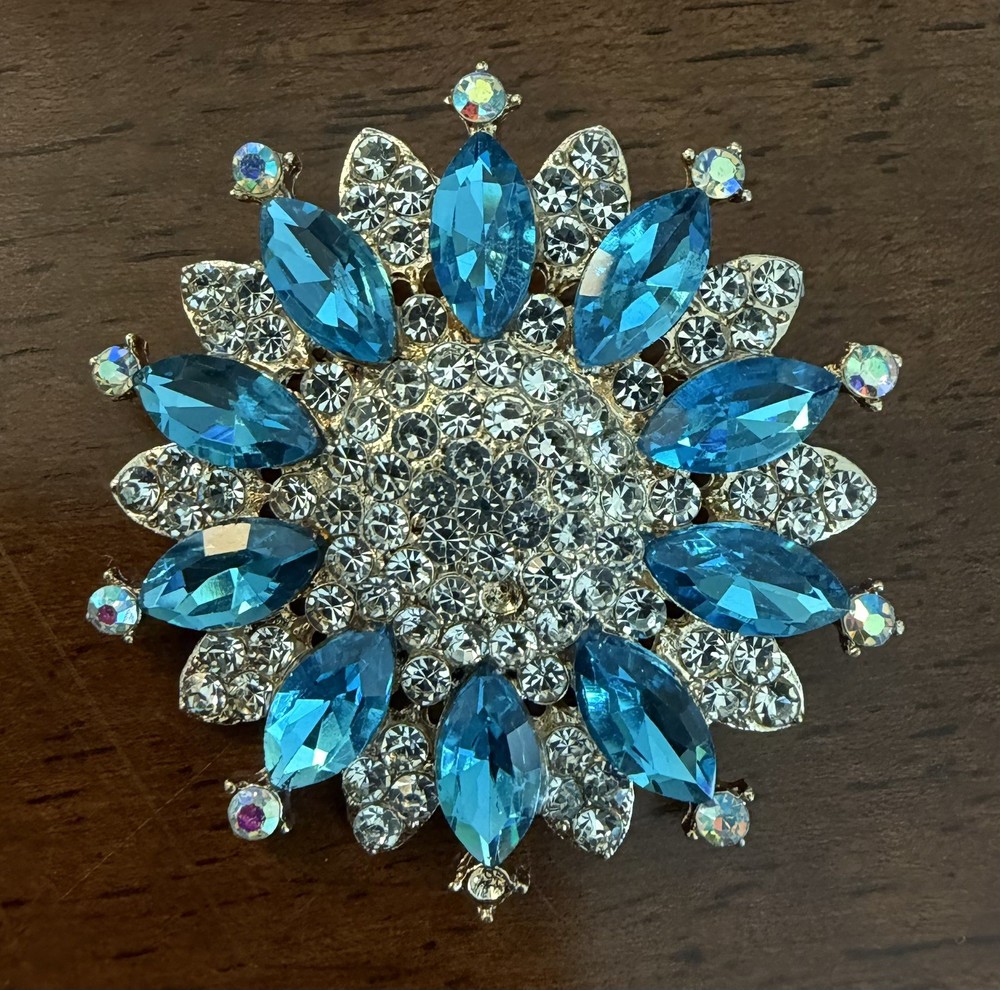 Elegant Blue Color FLOWER Brooch Pin Rhinestone Jewelry Gift – P-1040