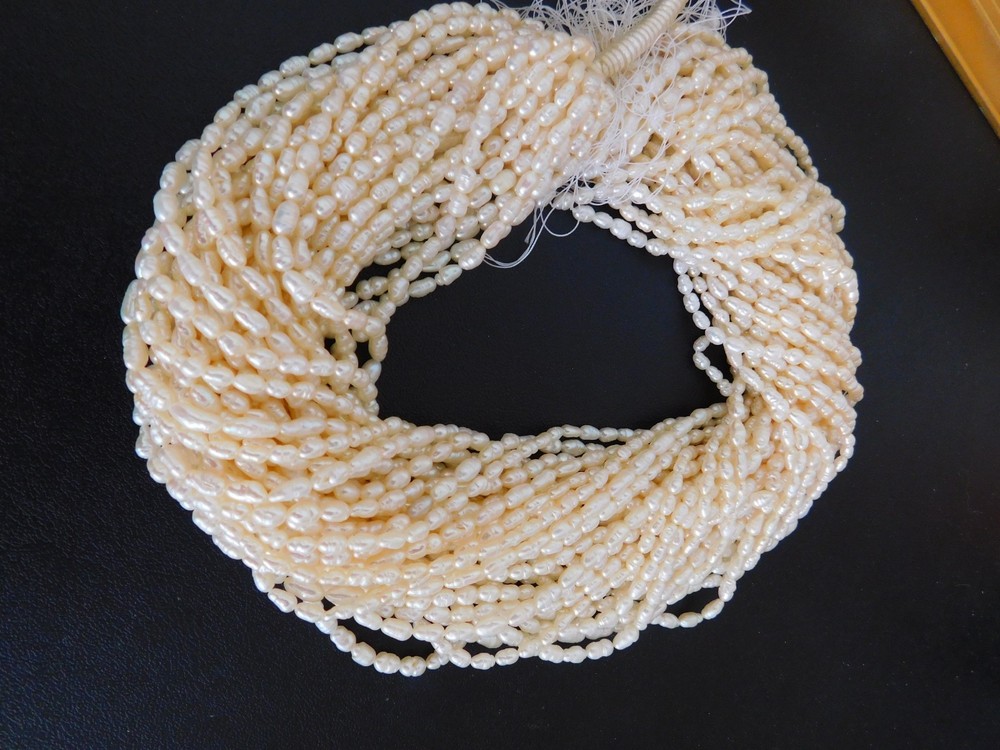 VINTAGE 50 STRANDS CULTURED PEARL FOR JEWELRY MAKING FROM FLORIDA JEWELRY SHOW