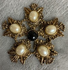 Vintage Gold White Faux Pearl Black Center Pearl Cabochon Pin Brooch