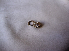 VINTAGE SMALL 2-SIDED BALL CLEAR RHINESTONE CLUSTER GOLD TONE CHARM/PENDANT