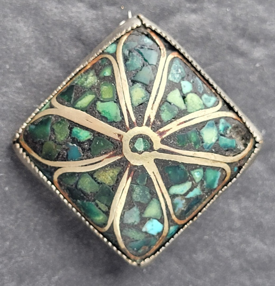 Small Silver Tone Green Chip Stone Brooch READ MISSING A STONE