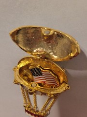 Vintage Patriotic Lapel Pin Brooch Hot Air Balloon USA Flag Rare Opens