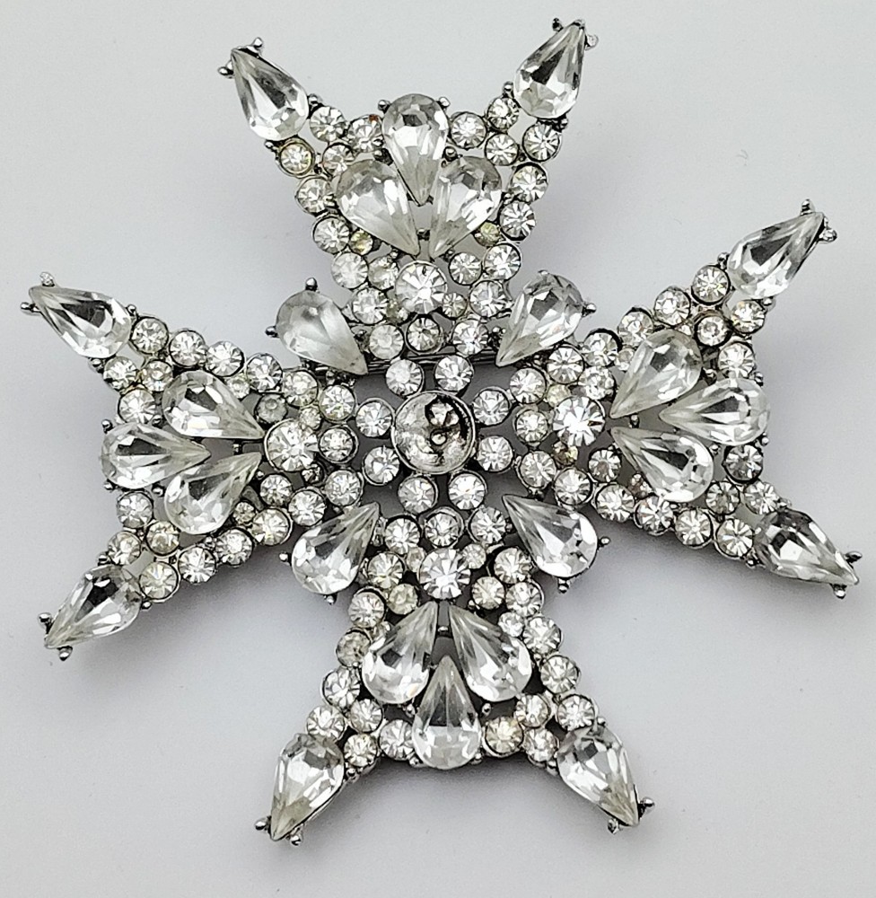 RARE VINTAGE CROWN TRIFARI JEWELRY MALTESE RHINESTONE CROSS BROOCH PIN 2 1/4″
