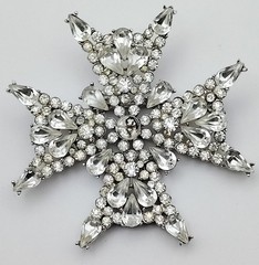 RARE VINTAGE CROWN TRIFARI JEWELRY MALTESE RHINESTONE CROSS BROOCH PIN 2 1/4″