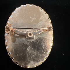Vintage Oval Resin Brooch w/Floral Design Scalloped Gold Tone Frame