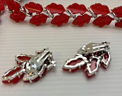 Lisner Cherry Red Necklace Bracelet Earrings Parure Set Leaf Shaped Thermoset