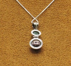 Vintage Sterling Silver Aventurine and Man-made Pearl Pendant Necklace