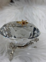 Vintage Y2K New Old Stock/Deadstock Flower Ring Faux Pearls Gold Plated Juniors
