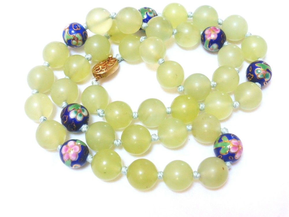 CHINESE VINTAGE CLOISONNE JADE 12mm BEADED NECKLACE, SILVER CLASP