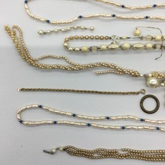 Vintage Costume Necklaces Bracelet Mixed Jewelry For Crafts (Lot Of 25) C-5