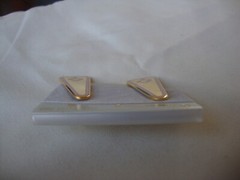 VINTAGE 1970s SAMUEL HUANG DESIGNER CLOISONNE RETRO ABSTRACT PINK STUD EARRINGS