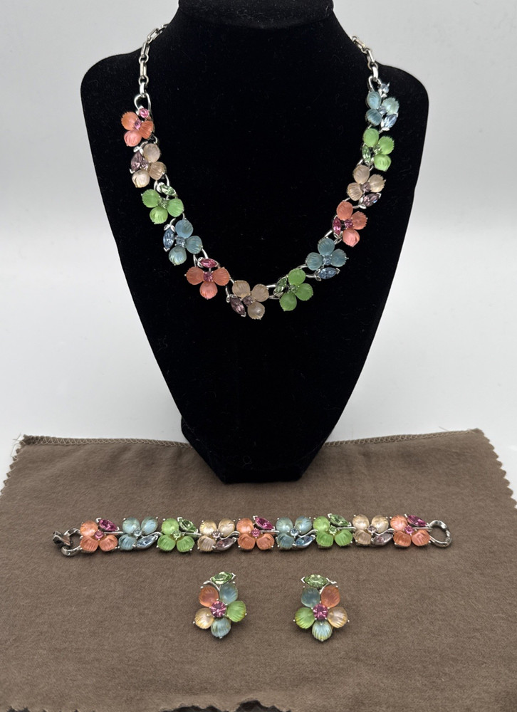 Vintage LISNER Multi Color Multicolor Thermoset Necklace Bracelet Earrings Set