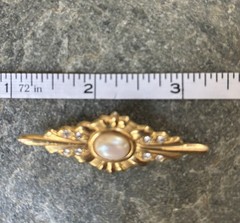 Vintage-Gold Tone Rhinestone & Faux Pearl Brooch/Pin