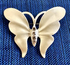 Vintage Satin Gold Butterlfy Brooch Topaz Rhinestones Pin Warm Colors No Brand