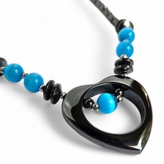 Y2K Hematite Heart Pendant Necklace Blue Glass Cats Eye Beaded Silver Tone 18”