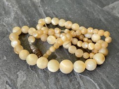 Vintage Necklace Graduated Yellow Natural Stone Onyx Beaded Estate Old Elegant
