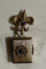 17. Vintage Rare CORO Gold tone Hinged Photo Book Locket Medal Pin Brooch