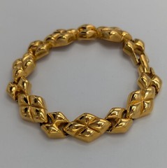 Monet Puffed Quilted Diamond Shape Bracelet Gold Plated 7.5″