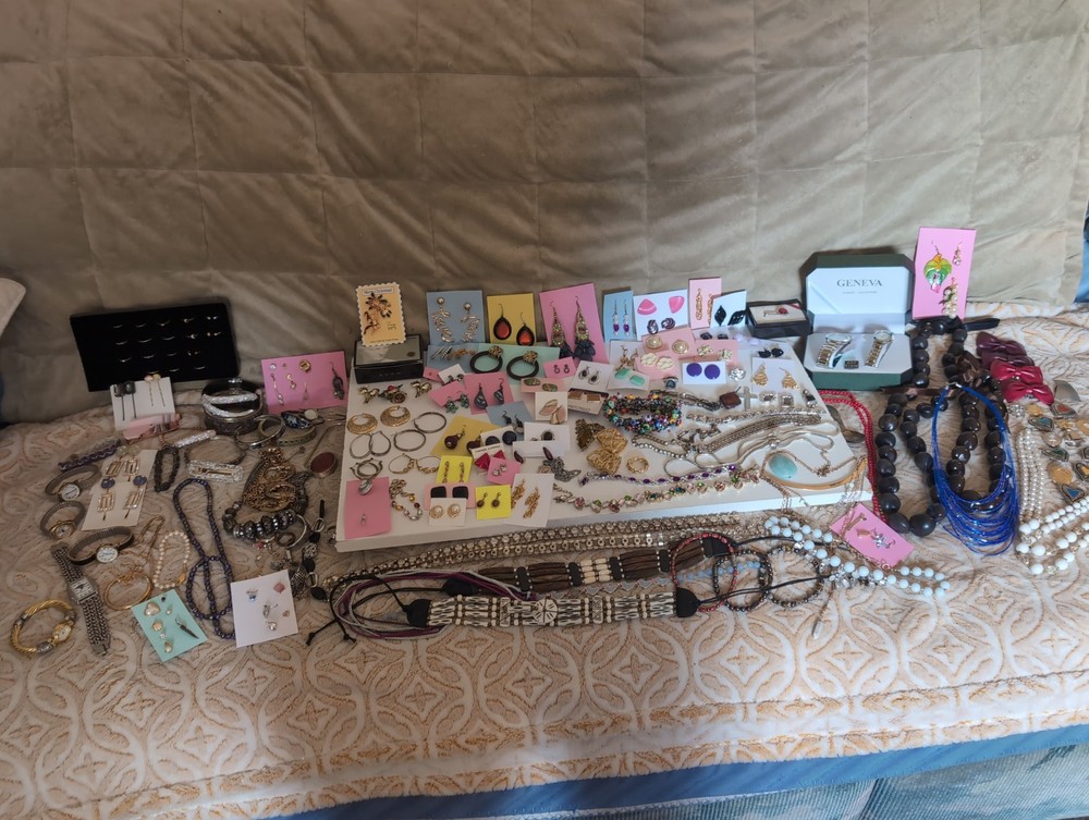 Huge Junk Drawer Lot Mixed Vintage To Now Jewelry Pieces Parts Crafts Repair #1