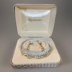 Richelieu Faux Pearl Bracelet & Earrings Demi Original Box Vintage Jewelry