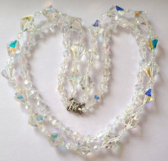 VINTAGE STUNNING 2 STRAND AURORA BOREALIS FACETED GLASS NECKLACE