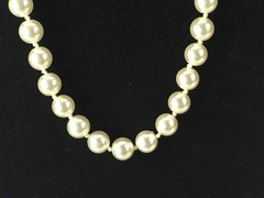 Knotted Single Strand Faux Pearl Gold Plated Clasp Creamy Beige Necklace 18″ L