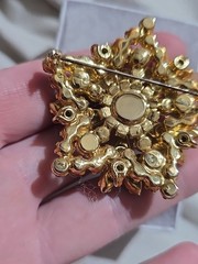 Vintage JULIANA Brooch Layered Hues of Blue Rhinestone Beautiful Gold Tone