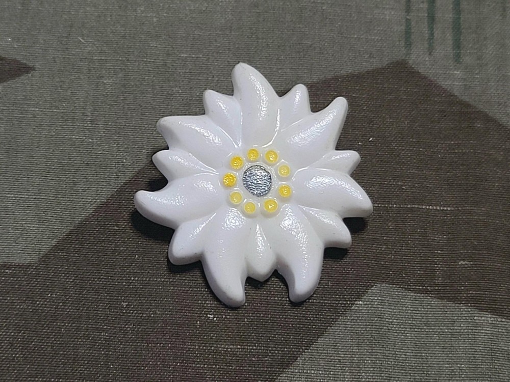 Vintage German Edelweiss Pin Flower Brooch 1940s 1950s WWII DDR Early Plastic