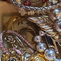 Mostly Vintage Jewlery Lot Some Signed All Wearable Brooches Necklaces Etc