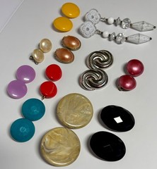 Colorful Lot of Vintage Retro Clip-on Earrings – Very good condition