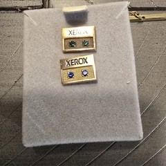 VINTAGE ASSORTED JEWELRY LOT / 4 Pieces