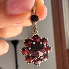 ANTIQUE VICTORIAN GORGEOUS RICH RED GARNET PENDANT GOLD FILLED FLOWER SHAPE UNIQ