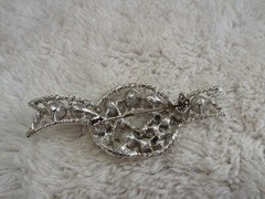 Silvertone Rhinestone Pin (D35)