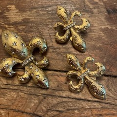 Vintage Signed Gold Tone RJ Graziano “Fleur De Lis” Brooch & Clip On Earrings
