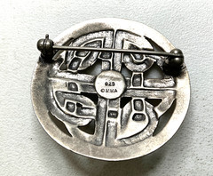 DQ16 Metropolitan Museum Of Art Silver And Garnet MMA Irish Celtic Pin Brooch