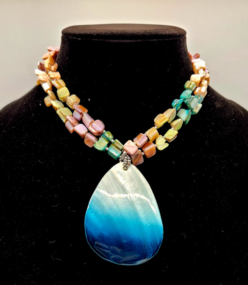 Vintage Rainbow Opalescent Tear Drop Shell Design Necklace Multicolor 16″