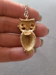 Necklace goldtone owl with green rhinestone eyes and glasses. Vintage 16 in.