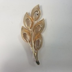 Vintage Brushed Gold Tone Leaf Brooch 3.25″
