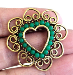 VIntage Green Plastic Stone Heart Gold Tone Filigree Pin 1-9/16″